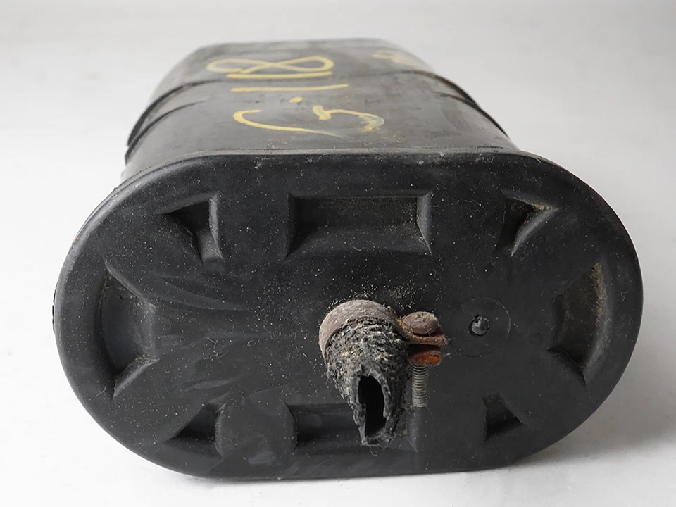 Porsche 924 1977-1982 evaporador de combustible bote de carbón vapor 113201813B OEM Foto 4 de 4