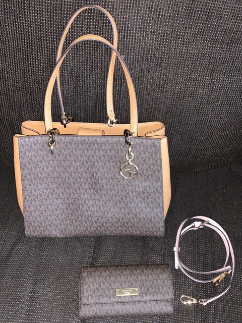 michael kors purse and wallet gift set