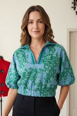 Emily McCarthy Women s Green Tiger Cropped Blouse Size Medium