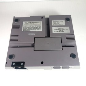 Nintendo NES Console Bundle 2 Controllers Zapper Mario Duck Hunt Cleaned