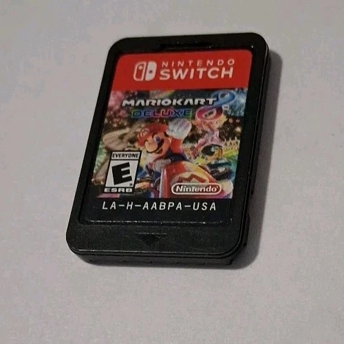 Mario Kart 8 -- Deluxe Edition (Nintendo Switch, 2017) [Physical]