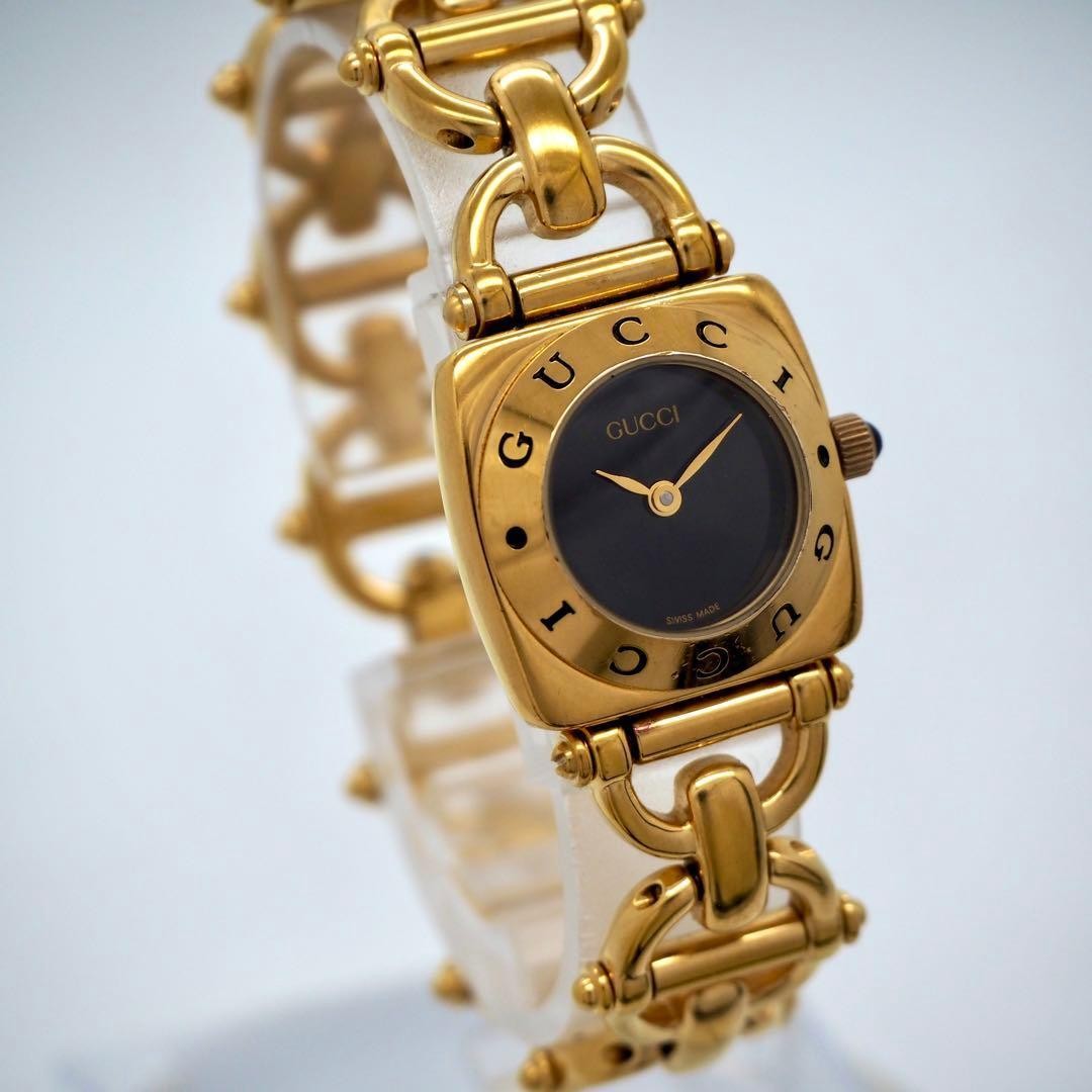 GUCCI 6400L Watch Gold Black Vintage Japan Womens Analog Quartz Elegant thumbnail 2