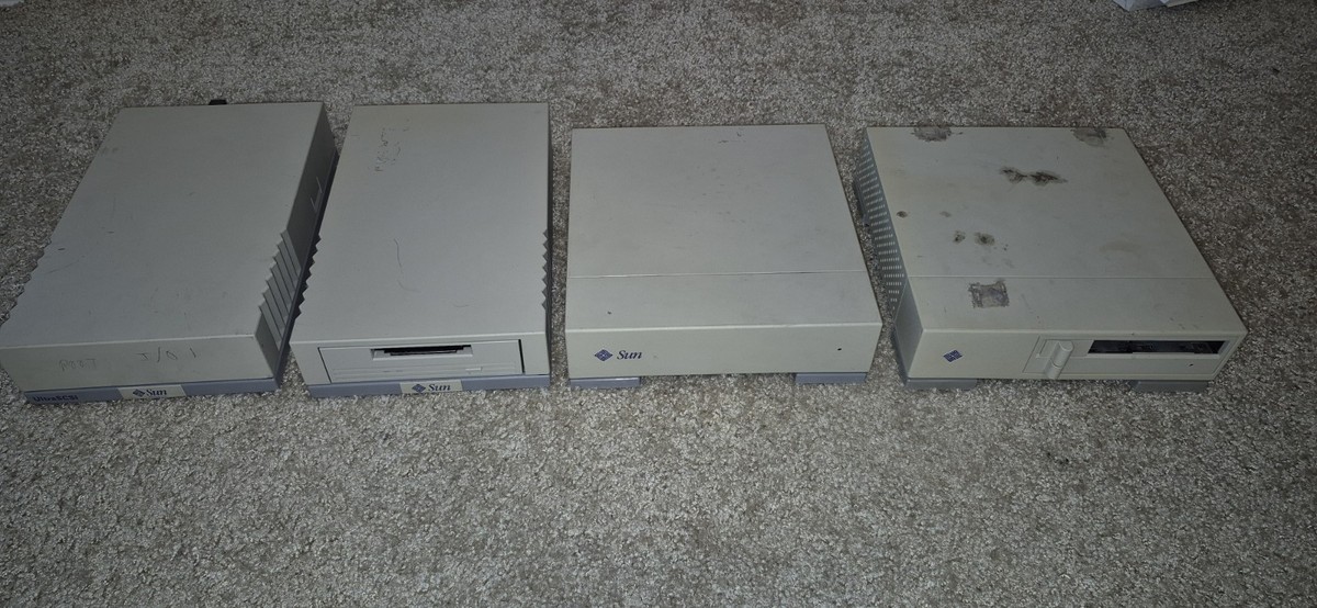 希少　SUN CPU 2枚同梱 Sun Microsystems External 2 x Tape and 2 xExternal SCSI Drives