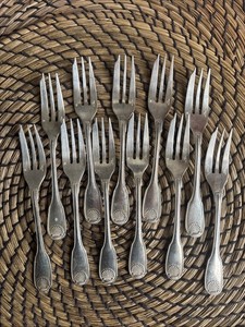 Christofle, Paris - Série de 9 fourchettes de table - Modèle Vendôme