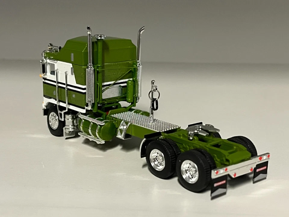 DCP 1/64GREEN & WHITE KENWORTH K100 AERODYNE LONG FRAME - Image 2 of 2