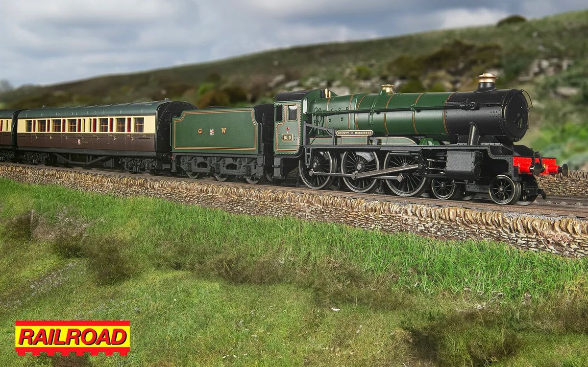 TRAIN LOCOMOTIVE HORNBY wagons voyageurs et marchandises echelle 0 EUR