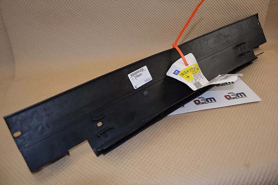 雪佛兰 Corvette 凯迪拉克 XLR 前下气坝偏转器全新原始设备制造商 21992641 — 第 2/3 张图片