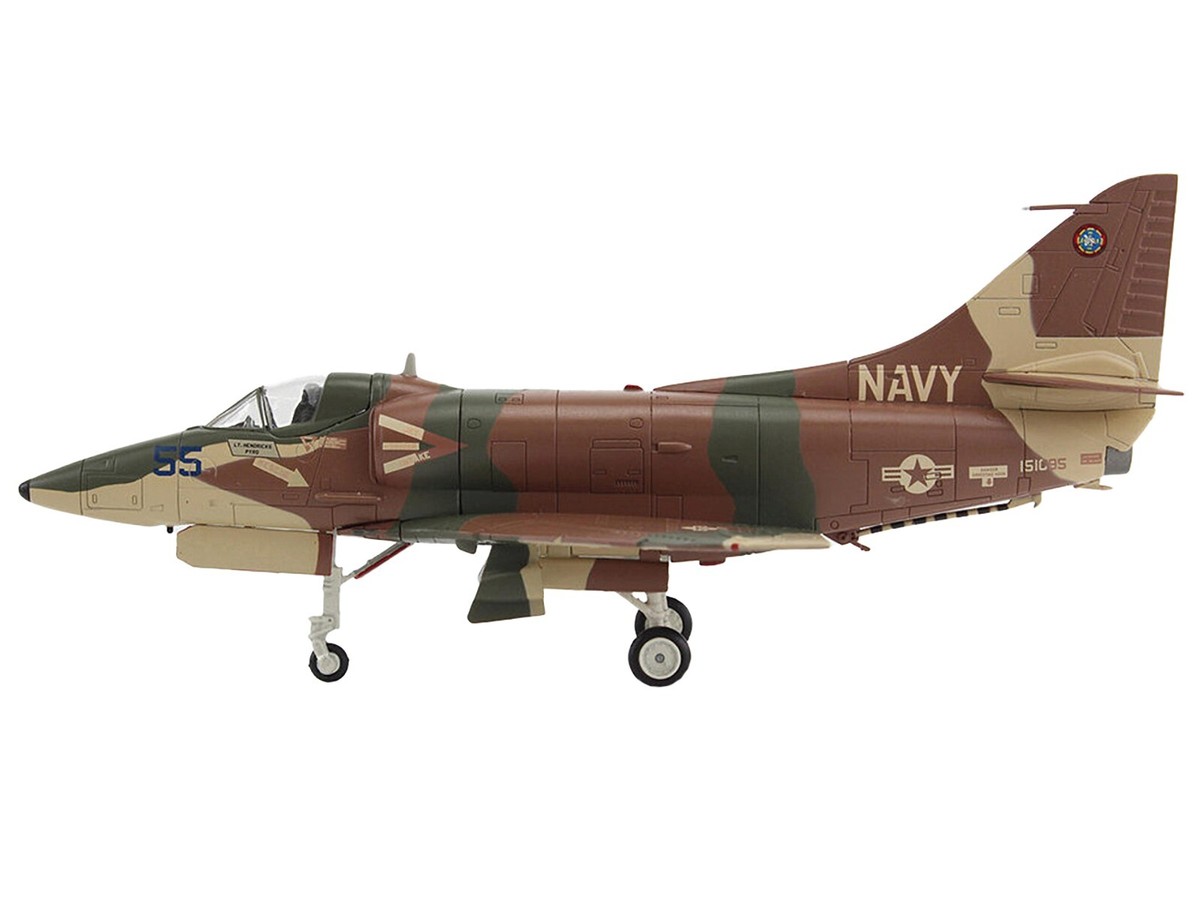 DOUGLAS A-4E SKYHAWK AIRCRAFT 