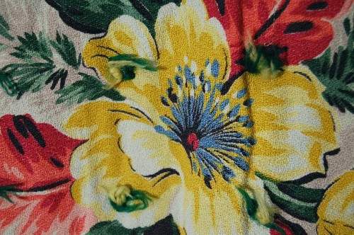 BEAUTIFUL 30's/40's Crib Quilt ~NICE Vintage Bark Cloth Fabric! - Image 3 of 4