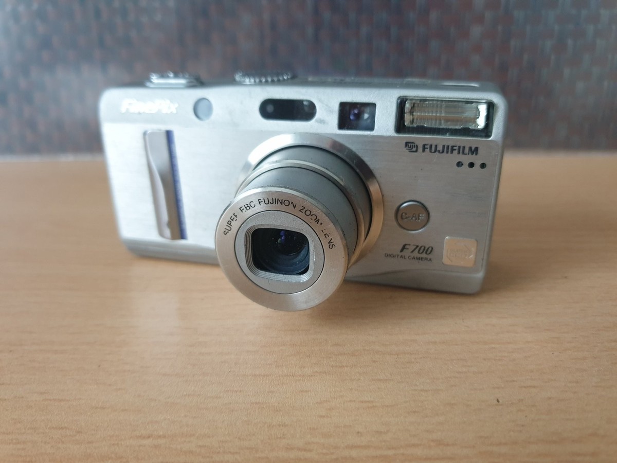FujiFilm FinePix F700 Camera | eBay FujiFilm FinePix F700 Camera | eBay
