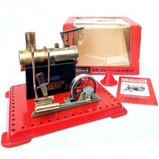 A FINE VINTAGE MAMOD SE2a STATIONARY LIVE STEAM ENGINE COMPLETE WITH BOX
