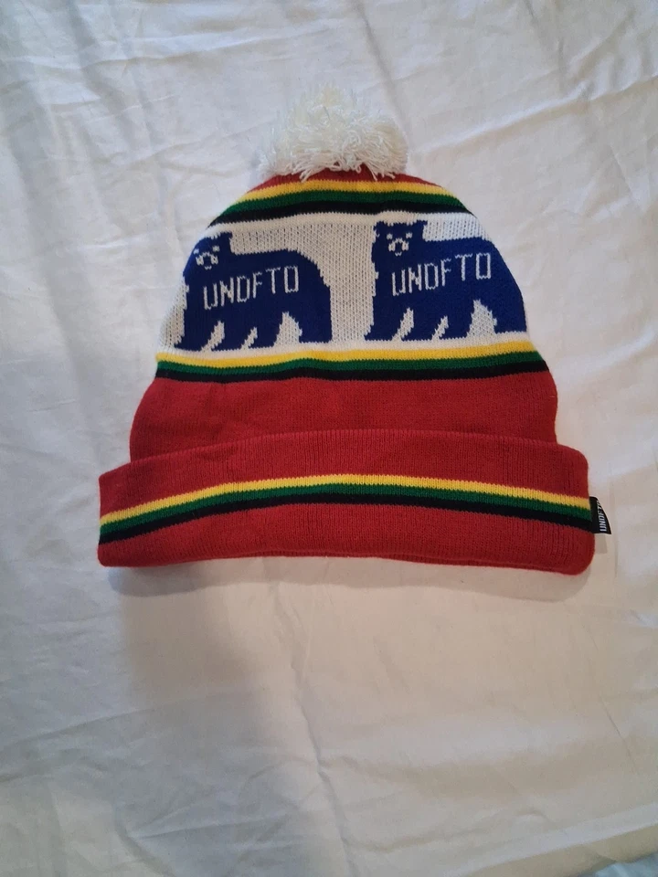 Undefeated Polar Bear Winter Beanie Hat Never Worn One Size - Image 3 of 4
