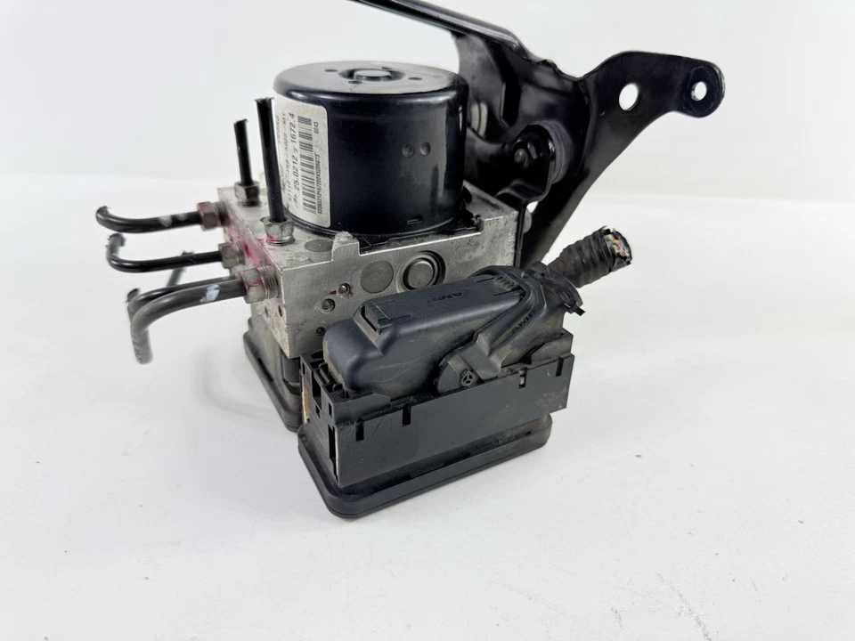 Bomba de freno antibloqueo ABS Honda Odyssey 2011-2013 57110-TK8-A020 OEM Foto 4 de 4