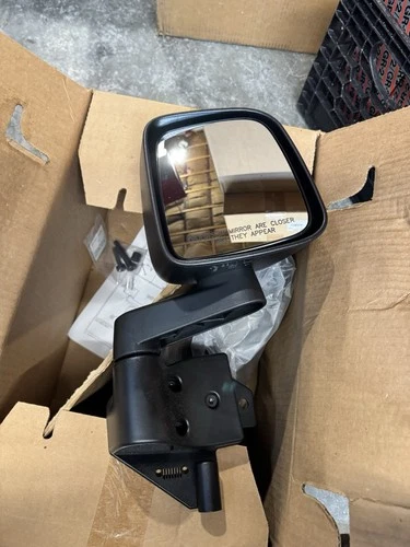 Jeep OEM JL and Gladiator Door Off Mirror Kit.