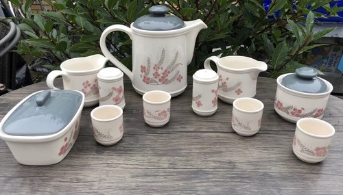 Vintage Heirloom Countryside Dining Set In very good condition DISCONTINUED - Picture 3 of 18
