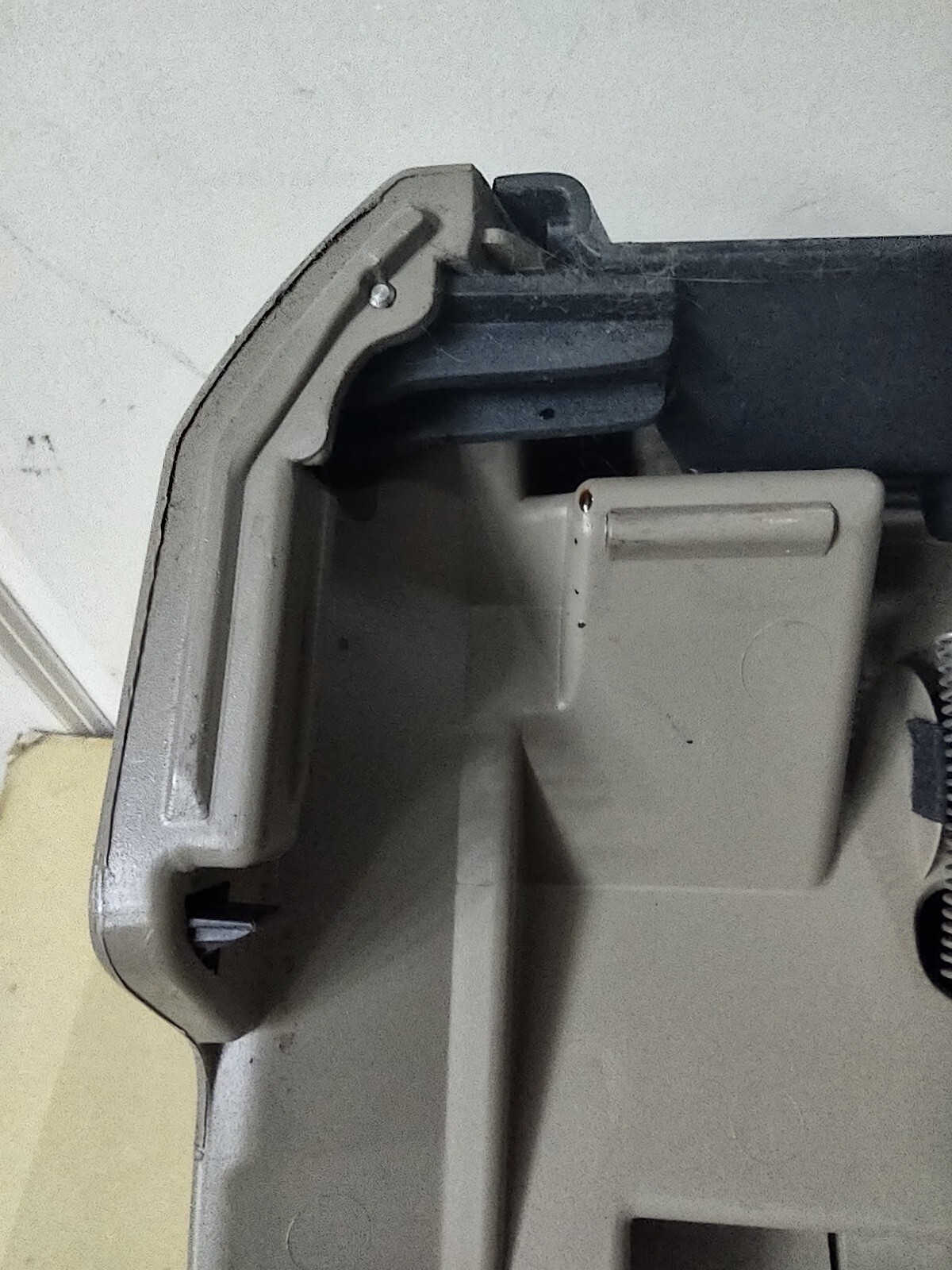 SANDSTONE 2007 2008 2009 Volvo XC90 Center Console Arm Rest Cup Holder