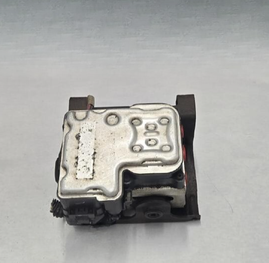Used ABS Pump Assembly For 03-05 Avalanche, Silverado, Sierra, Tahoe, Suburban, Yukon 6 thumbnail image
