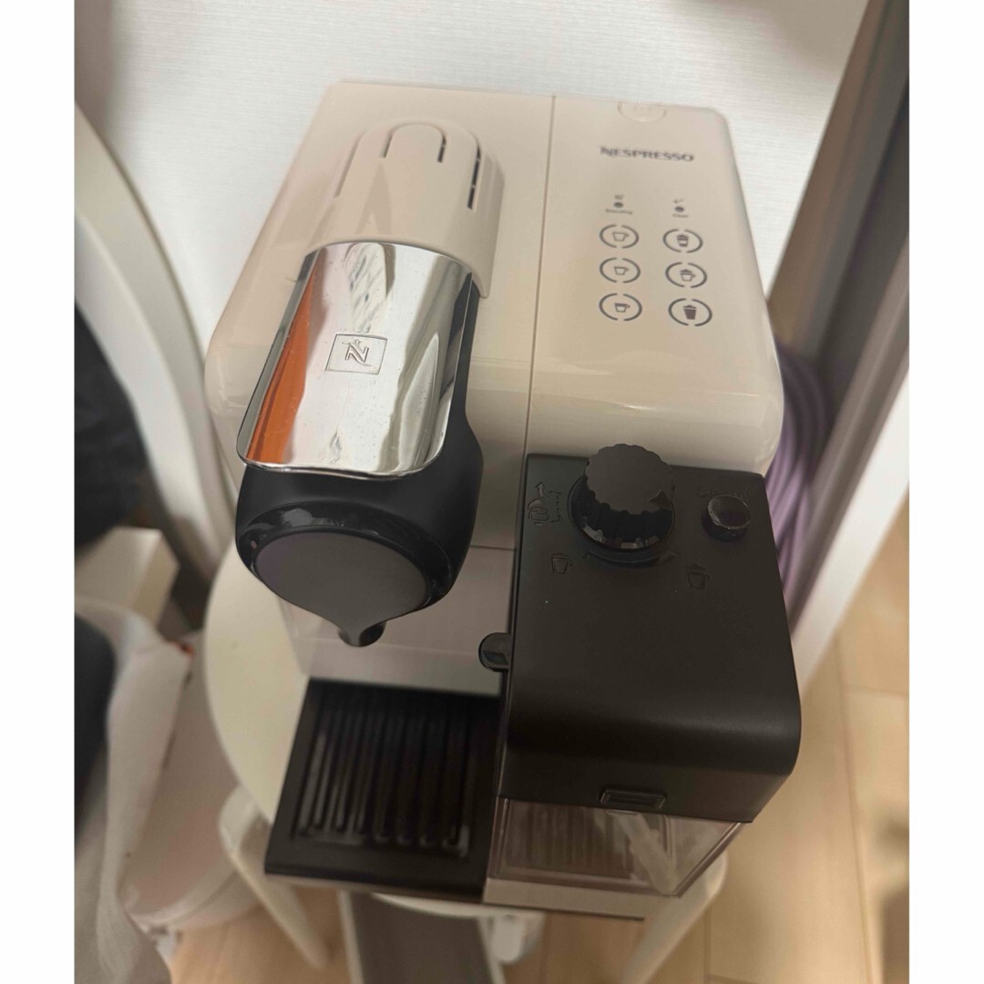 Nespresso F511Re Capsule Espresso Maker Machine Lattissima