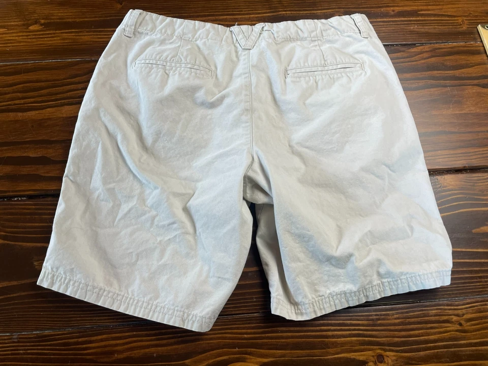 Columbia 女式短裤 10 码,棕褐色,正面平整口袋 — 第 2/4 张图片