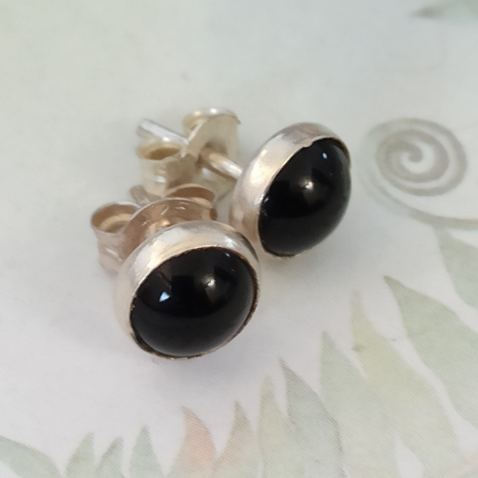 Vintage Black Onyx Stud Earrings in Sterling Silver 925 Post Round Gift VTG-image