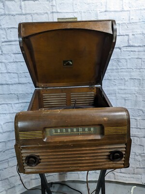 【中古】 RCA Victor 100 Anos LosIracundos 1948 RCA Victor Victrola Model 77U Tube Radio/Record Player