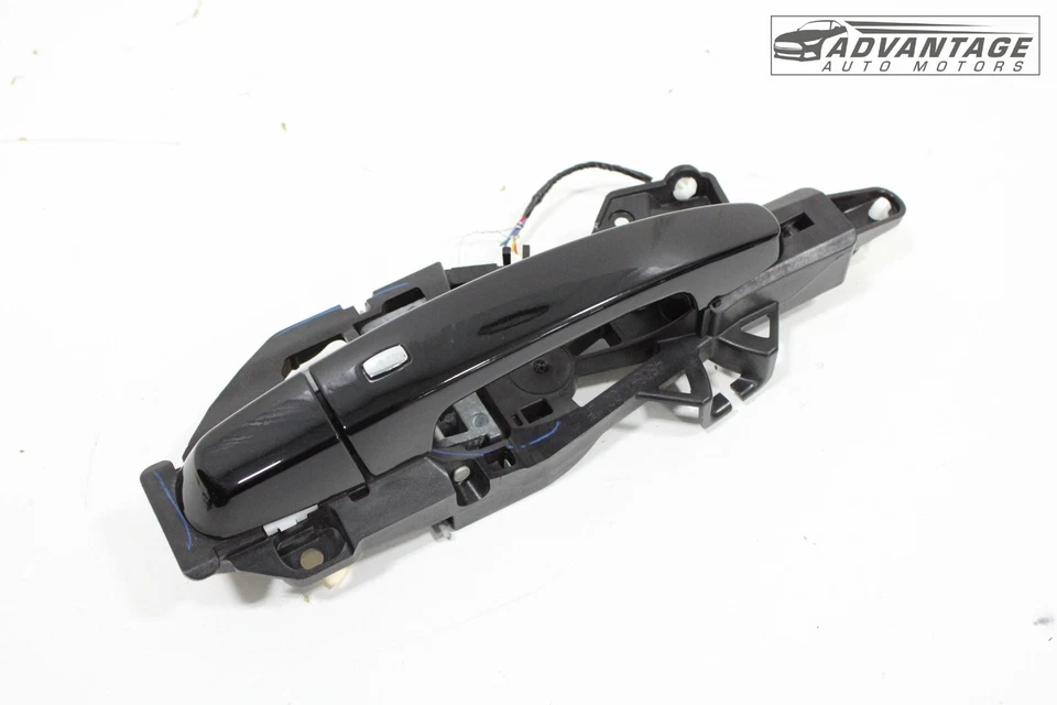 Chevrolet Blazer 2019-2025 manija del panel de la puerta exterior delantera izquierda negra OEM Foto 3 de 4