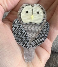 Erstwilder Ruf der Ural Eule Brosche 2017