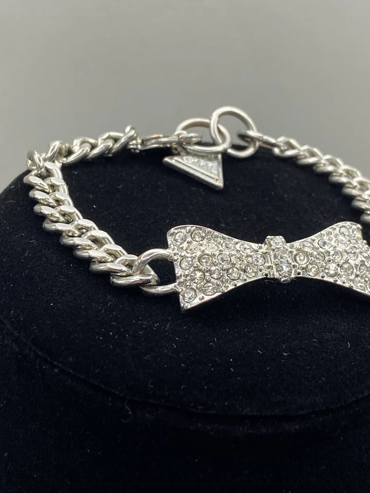 Винтажные Guess? Браслет-бант 7 дюймов со стразами серебристый тон - Изображение 2 из 4