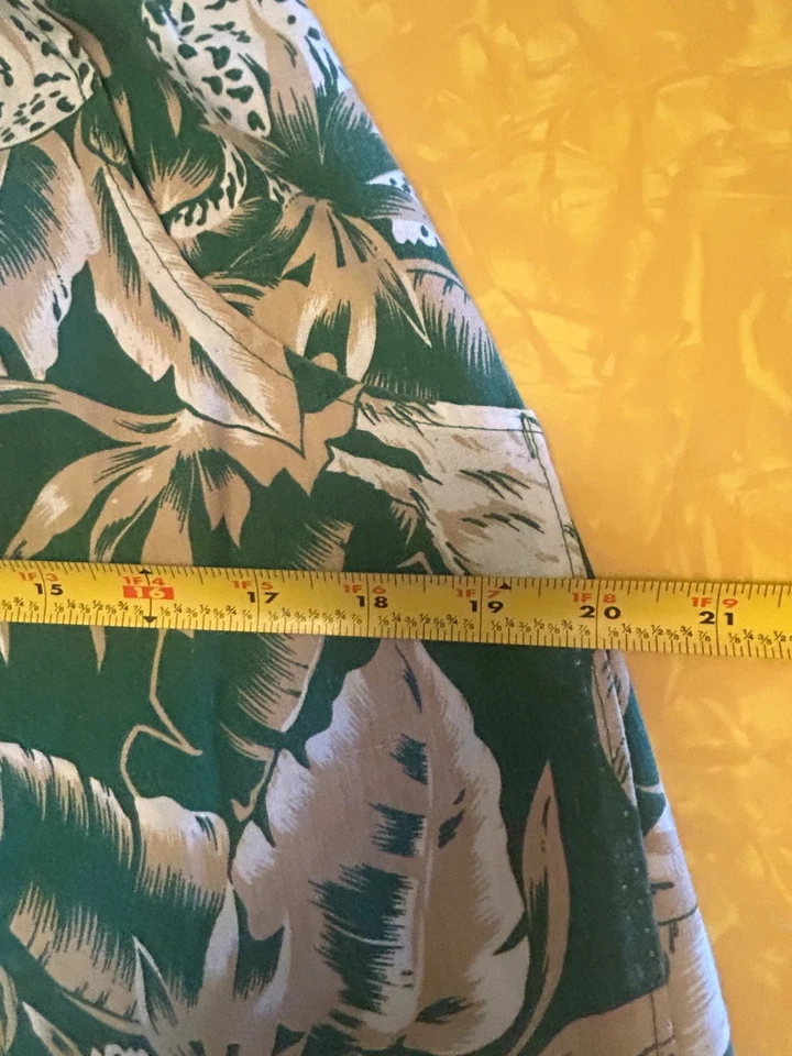 VTG 80s 90s Jungle Tiger Print Green Womens Shorts Size Small - Image 3 of 4