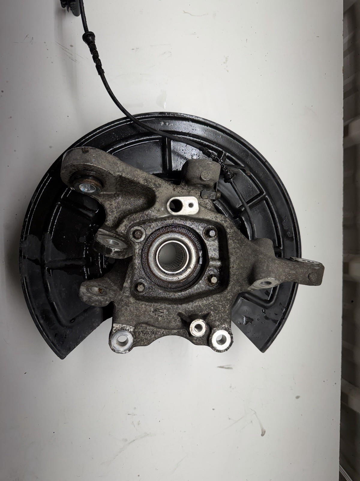 2014-2019 Maserati Ghibli AWD Rear Right Spindle Knuckle Hub OEM
