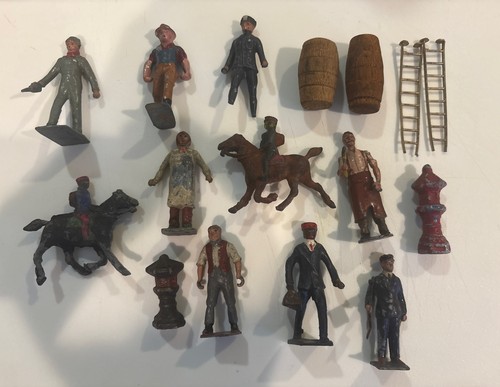 Lincoln Logs Lead Cast Metal Train Figures @ more 16 Vintage USA Toys 2 1/4" - Picture 2 of 6