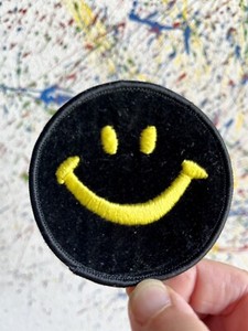Patch Brodé Smiley Happy Face - À Coudre Ou À Coller - 5x5cm - Déco Vêtement, Sac, Casquette