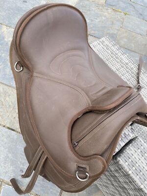 NEW SYNTHETIC Treeless (Light Weight) saddle  with Stirrup Brown