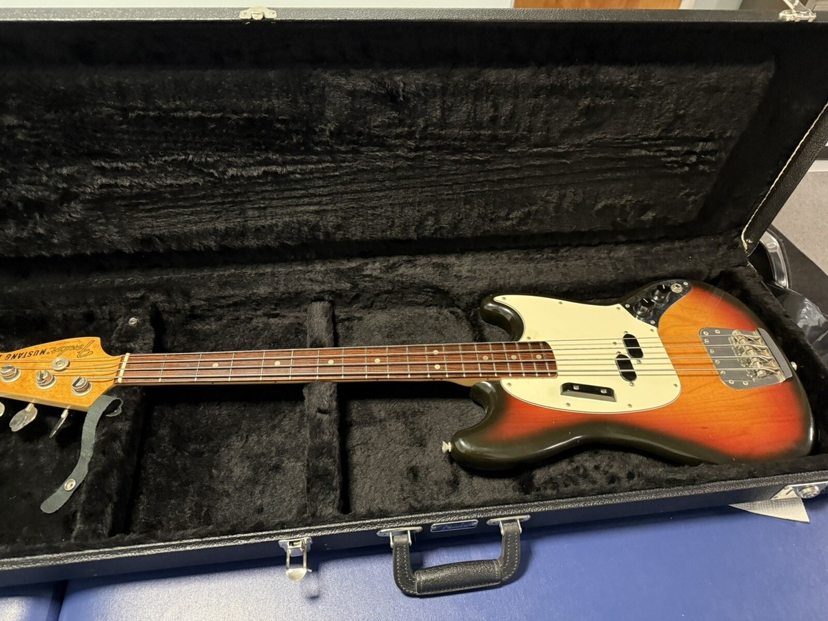 432 Fender Mustang Bass　1975年 1975 Fender Mustang Bass, Sunburst – Andy Baxter Bass & Guitars