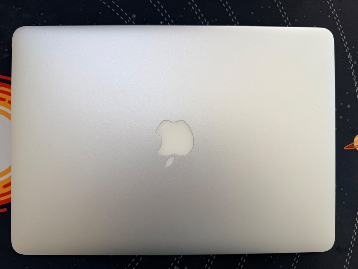 Apple MacBook Air 13 in 2015 Silver/Intel Core i5 1.60 GHz, 128 GB