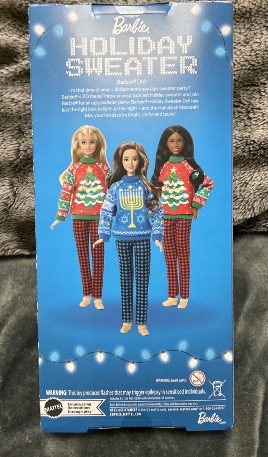Куклы Barbie Signature Holiday Sweater Doll Light-Up Hanukkah Menorah Blue 2026 — фото 3