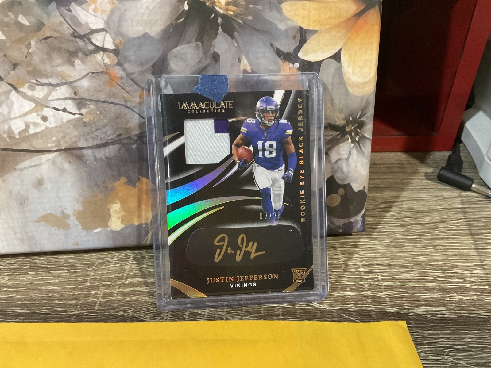 2020 Immaculate Justin Jefferson Rookie Eye Black Patch Auto Gold /25 Vikings