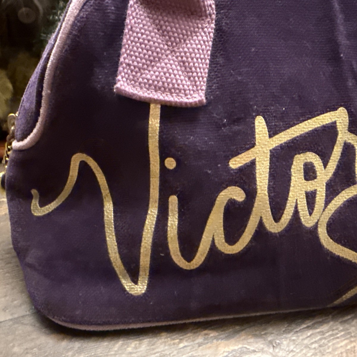 Victoria’s secret ヴィクトリアシークレット バッグ y2k Vintage Y2K 1990's Victoria's Secret Handbag Purple Velvet Satchel
