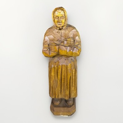 VTG/antique Folk Wood Carving Woman Figurine 5.5  Europe Museum Exhibit Exponat