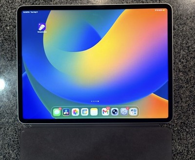 WiFi Only Apple iPad Pro 12.9'' 6th Gen 128GB Silver MNXQ3LL/A with Smart Folio