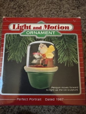 Hallmark Perfect Portrait Magic Light & Motion Ornament Tested Works 1987
