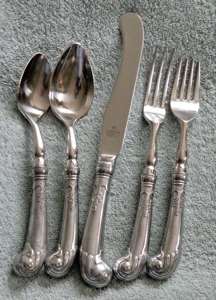 BISHOP WHITE - Cubiertos de acero inoxidable Wilton Armetale - Columbia PA - ELECCIÓN Foto 2 de 3