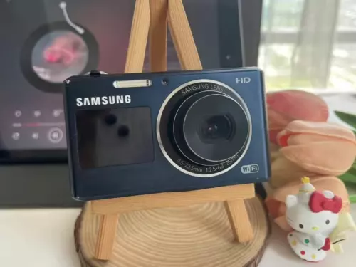Samsung DV150F Digital Camera WiFi 16.2MP Optical Zoom Dual LCD Screen - Picture 8 of 9