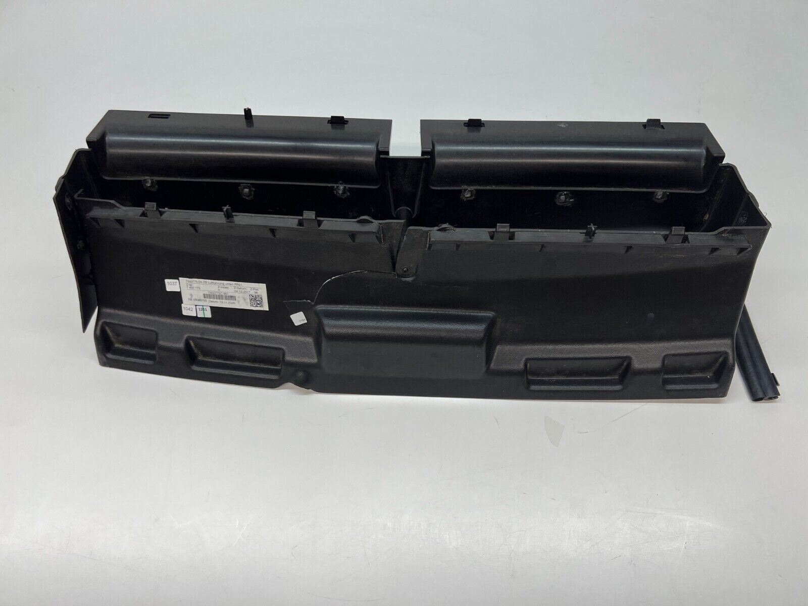 ROLLS ROYCE CULLINAN WIDEBODY FRONT VENT OEM 7450775