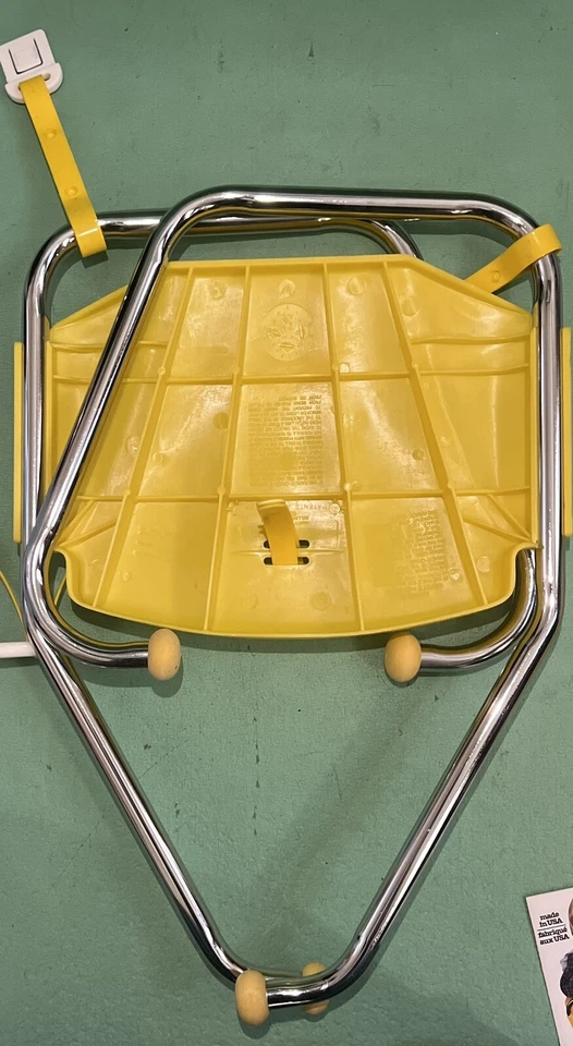 Práctica silla y bandeja amarilla The Dandy vintage, hecha en EE. UU., Ferndale WA, CIB Foto 3 de 4