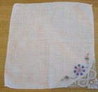VINTAGE COTTON HANDKERCHIEF HANKIE "FERRIS WHEEL FLOWER" & LACE BUTTERFLY CORNER