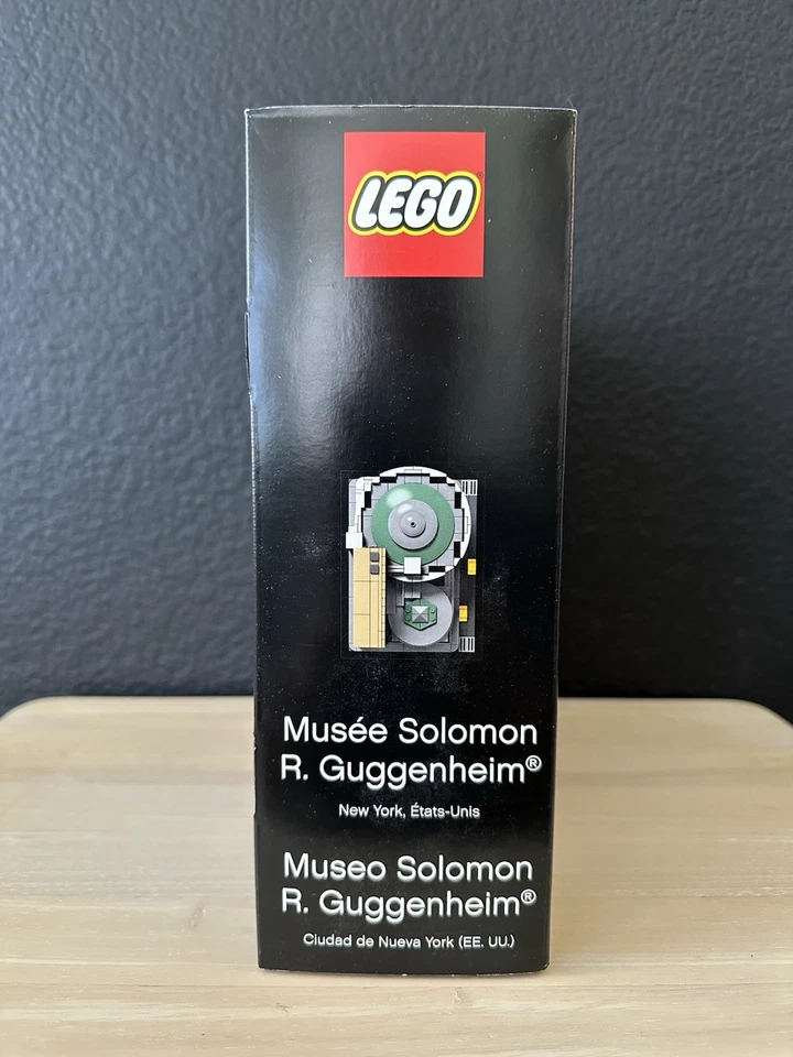 Brand New & Sealed LEGO ARCHITECTURE: Solomon R. Guggenheim Museum (21035) - Image 4 of 4