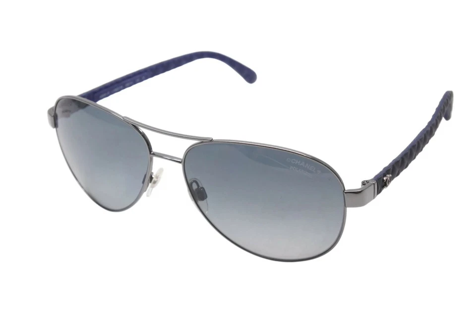 Gafas de sol CHANEL 4204-Q Matelasse Coco Mark Aviator negras plateadas polarizadas Foto 2 de 4