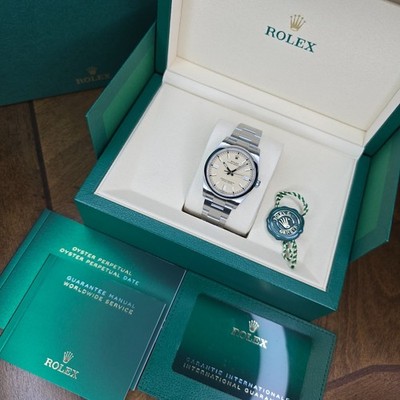 ROLEX OYSTER PERPETUAL 36MM 126000 BEIGE DIAL OYSTER STEEL
