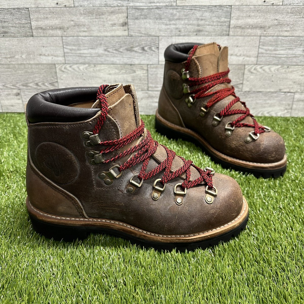 Vintage Vasque Leather Mountaineering Hiking Boots MADE IN 